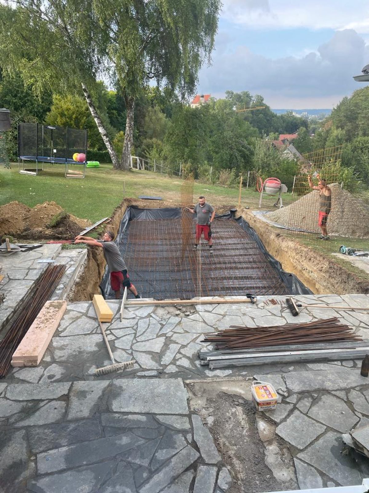 Aufbau und Montage eines Pools durch das Fuchs Pools-Team
